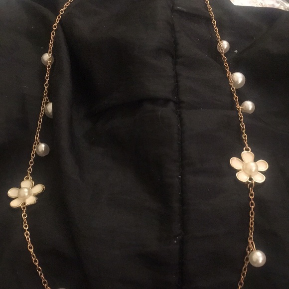 COPY - NWT 19” necklace gold chain and Pearl with white enamel daisies - Picture 2 of 5